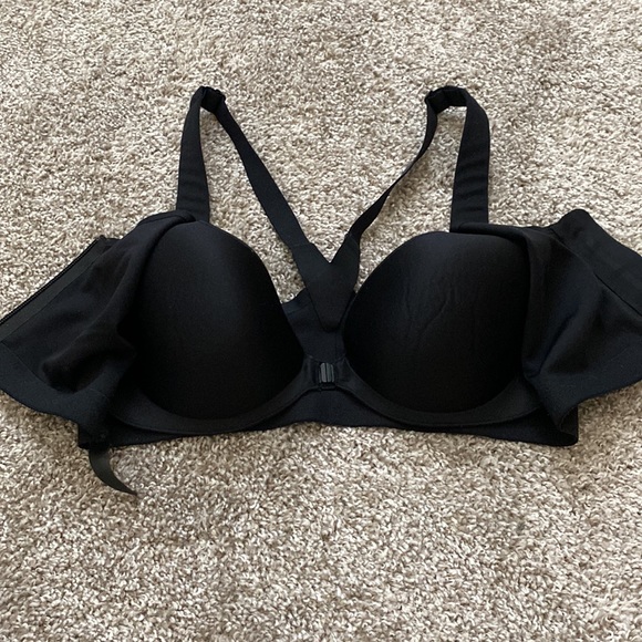 Victoria Secret Black Sports Bra | Size 34C - Picture 3 of 5